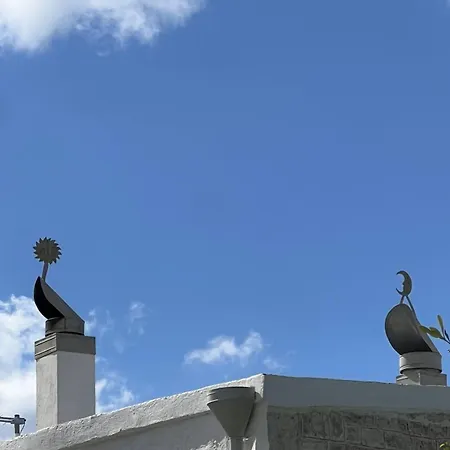 Trullo Donna Gina Con Terrazza Tatil Evi Locorotondo